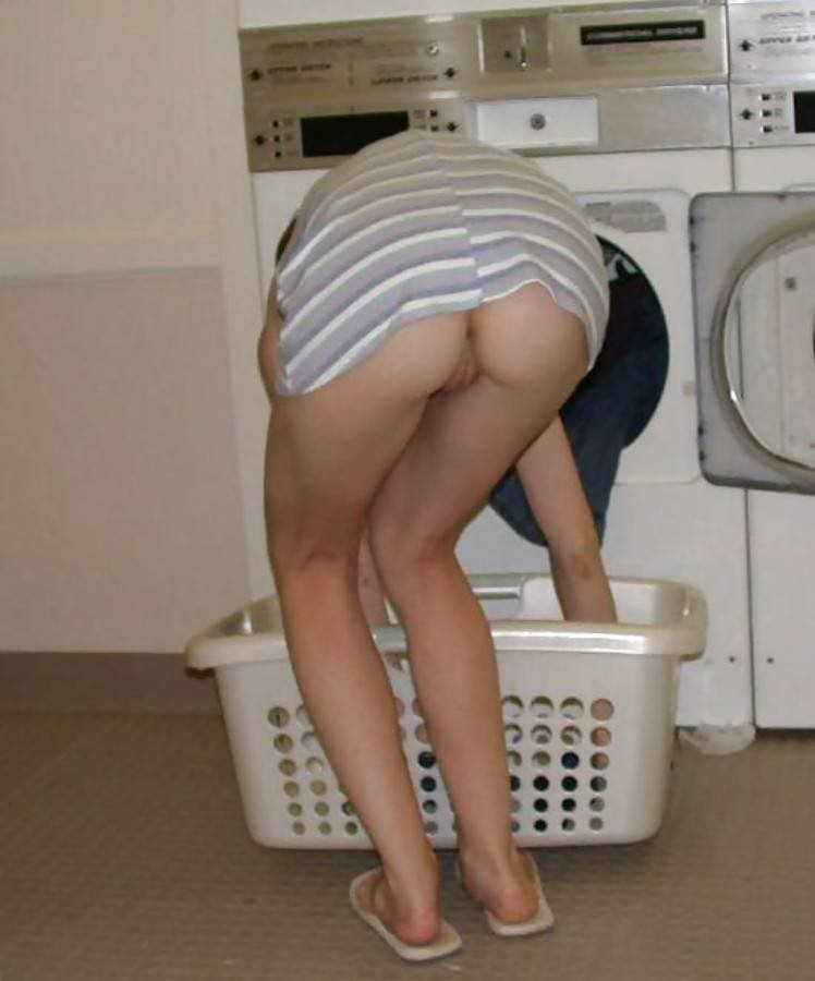 Sharee Jones после уборки в доме засветила волосатой пиздой - порно фото