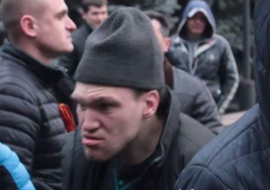 Воронежский гопарь оприходовал 18 летнюю умницу на стройке