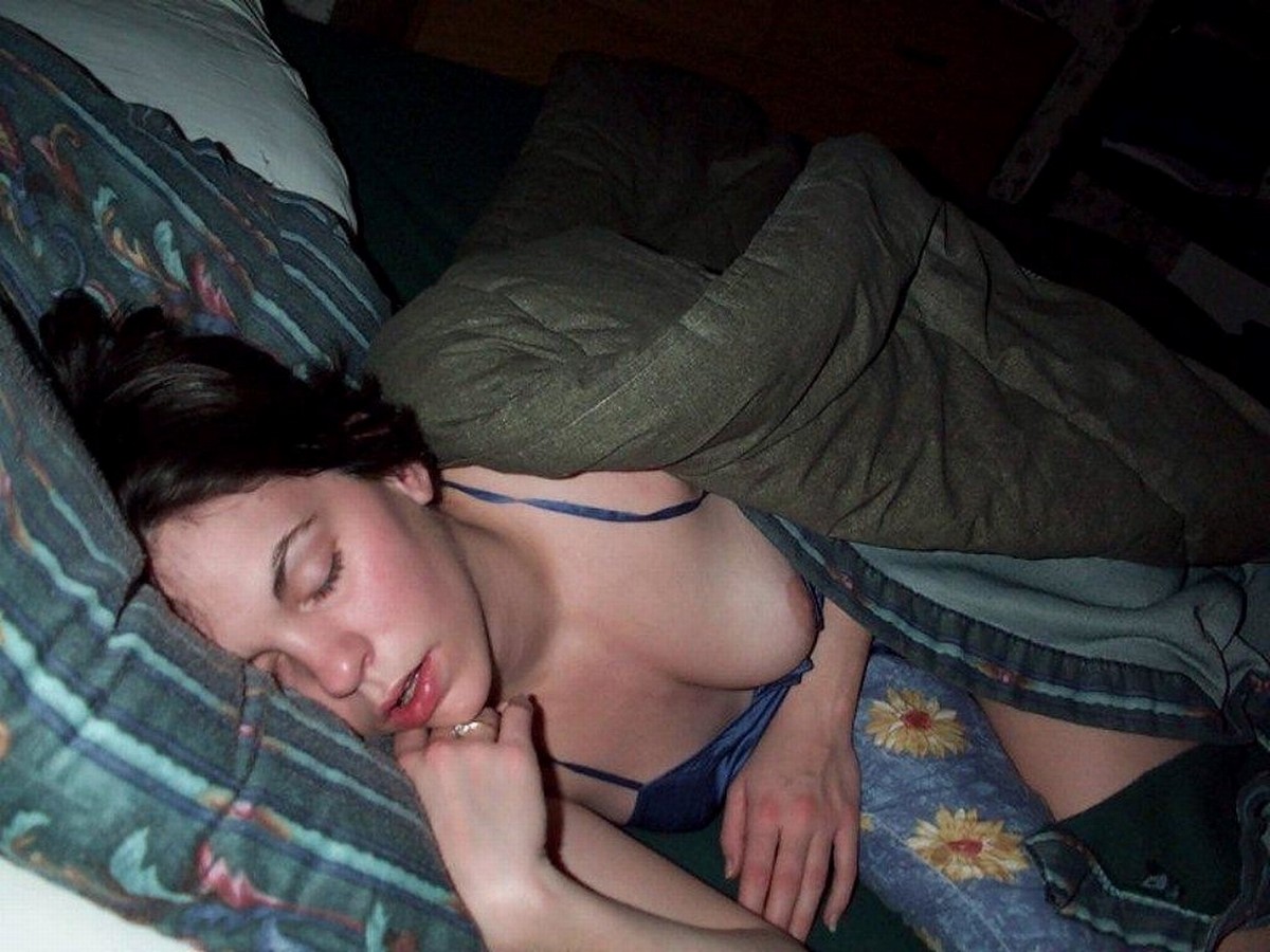 домашнее видео спит голая пьяная фото 57