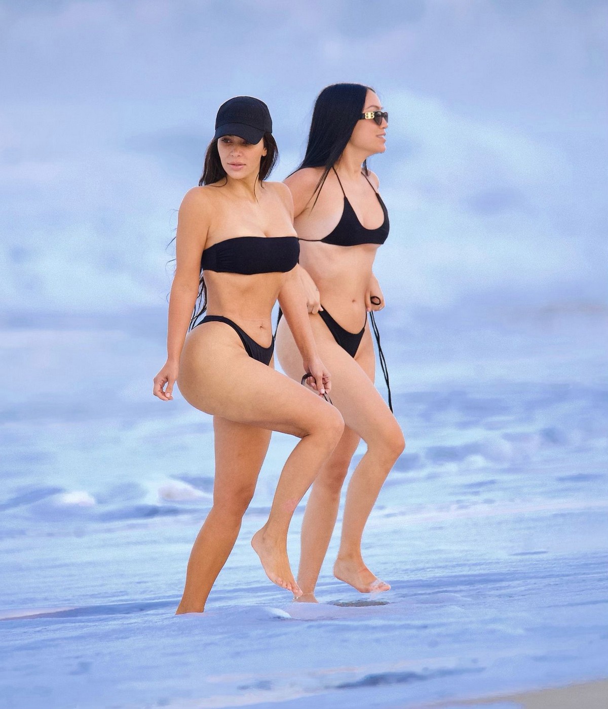 Kim Kardashian Bikini Twitter