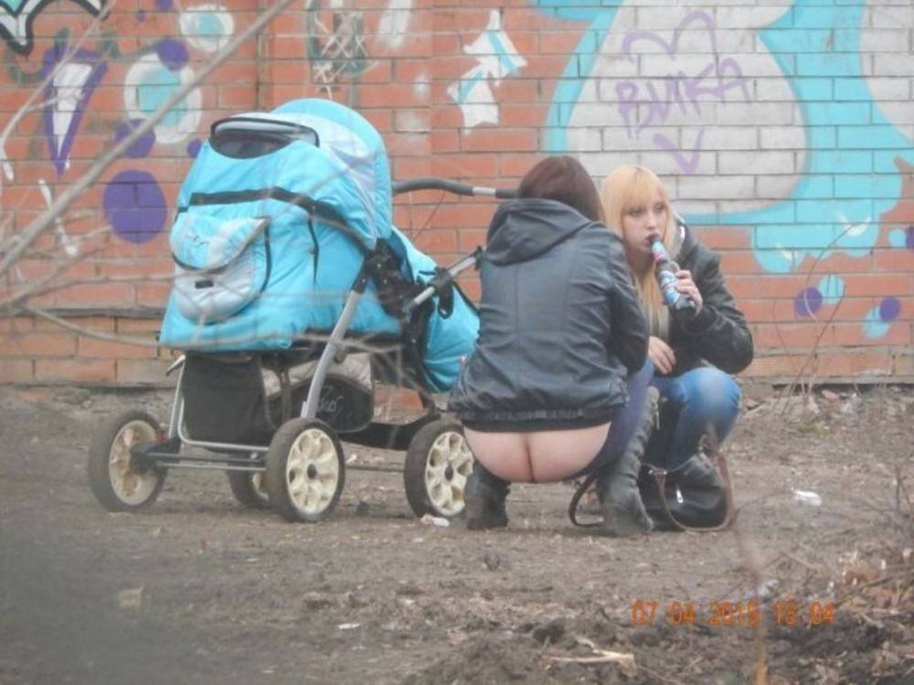 Шлюха с коляской с коляской шлюха