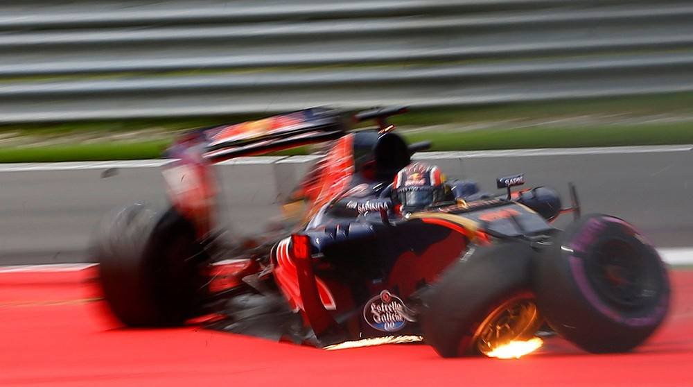 картинка 1467602333 pilot formuly 1 razbil bolid 4