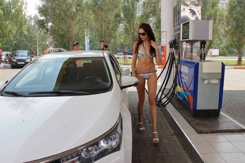 картинка 1469596876 bak topliva besplatno dlya avtolyubitelnic v bikini 8