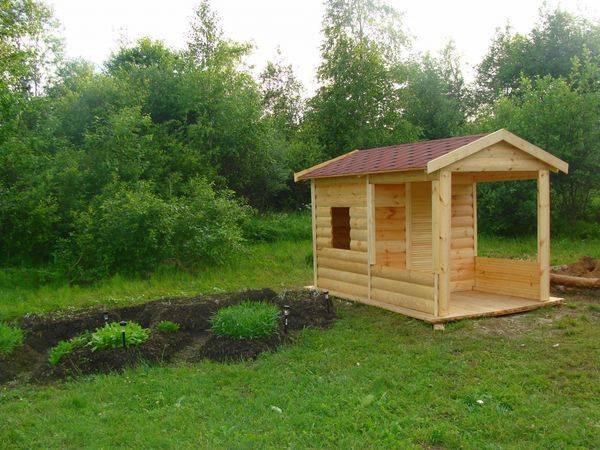 Как я построил на участке детский деревянный домик