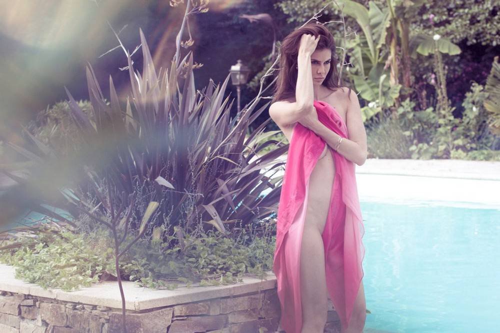Французская модель Алессандра Зимни (Alexandra Zimny) обнажилась в бассейне...