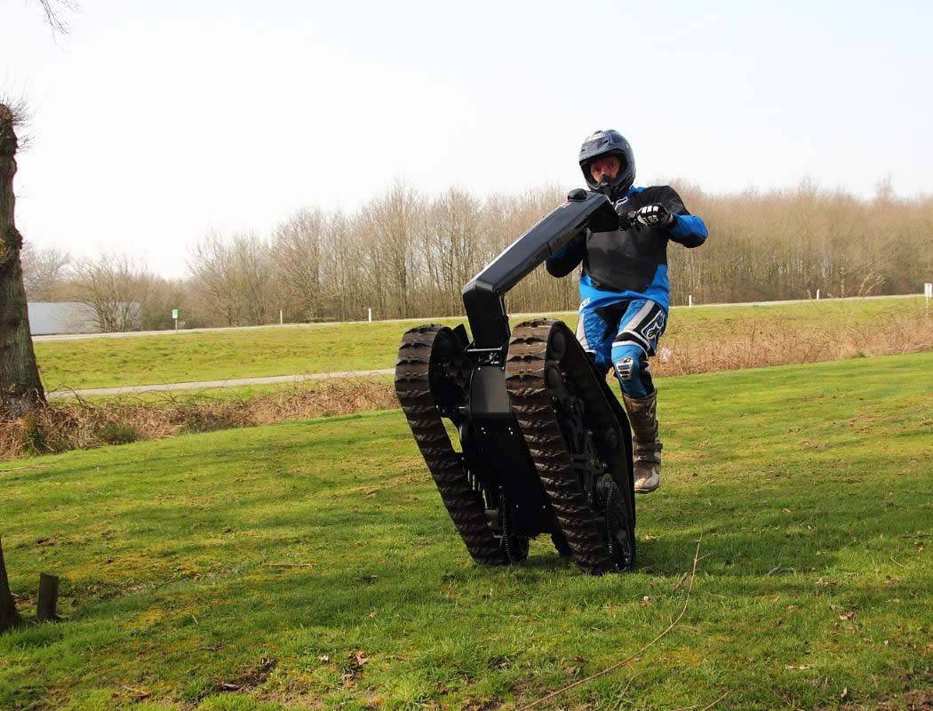 Самокат на гусеницах. Гусеничный самокат" DTV-Shredder. Shredder DTV гусеничный. Гусеничный самокат шредер (Shredder). Гусеничный сигвей DTV Shredder.