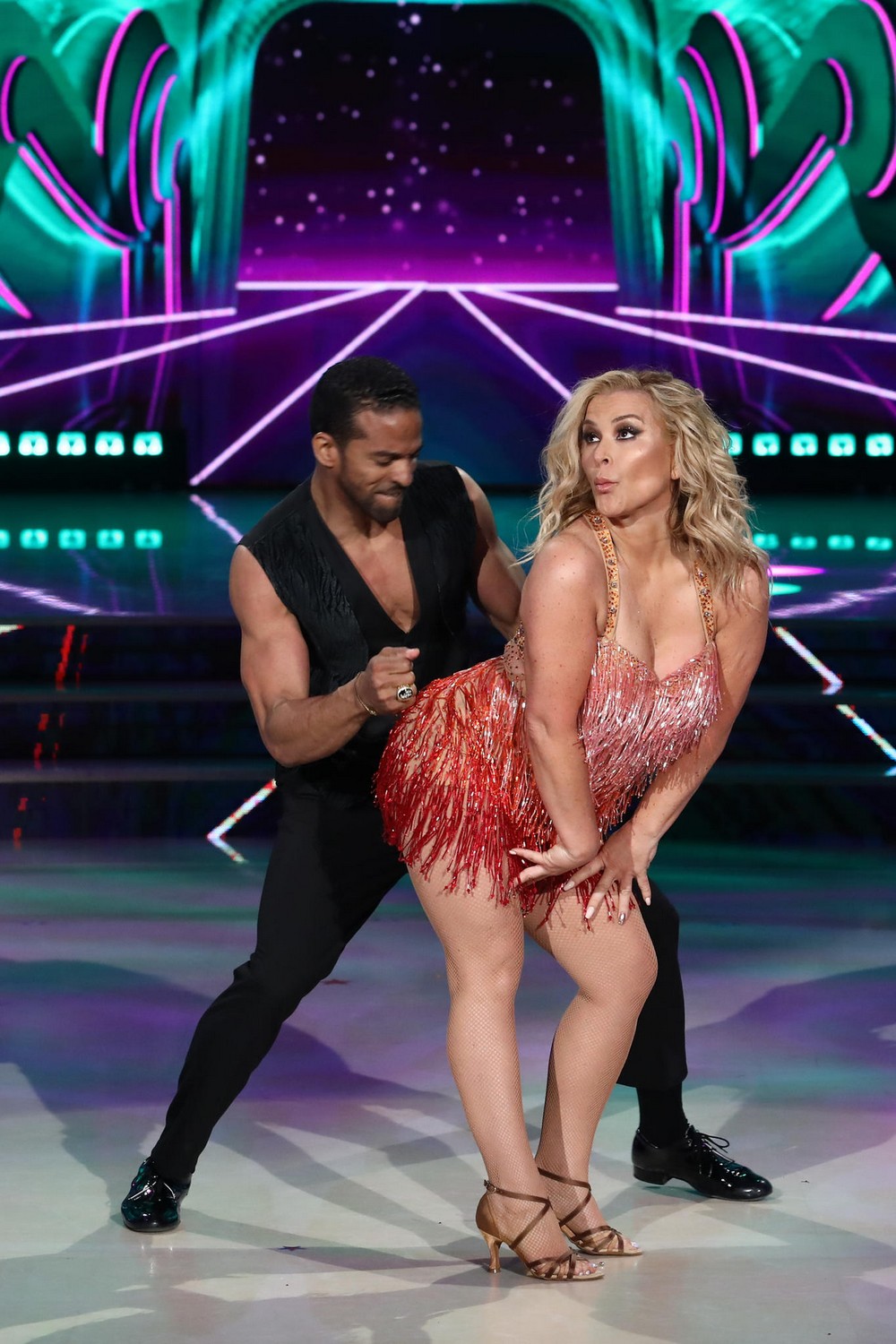 Hannah brown rebounds with amazing quickstep and sexy salsa on dancing with the stars