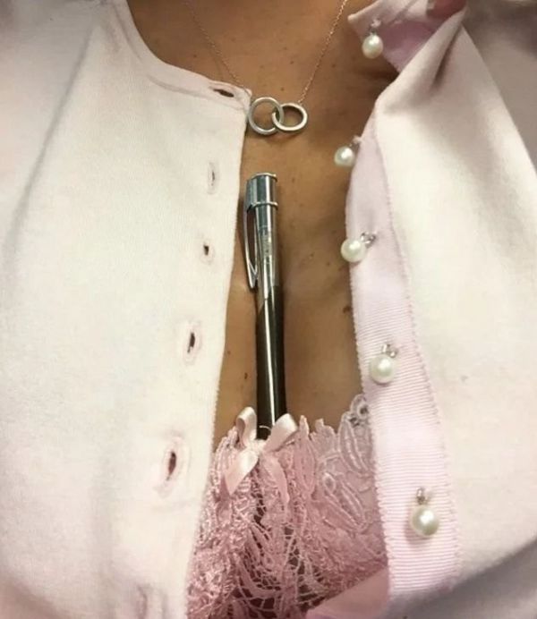 картинка 1551409794 devushki kotorym skuchno na rabote 8