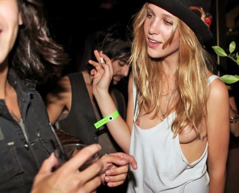 Blonde nip slip