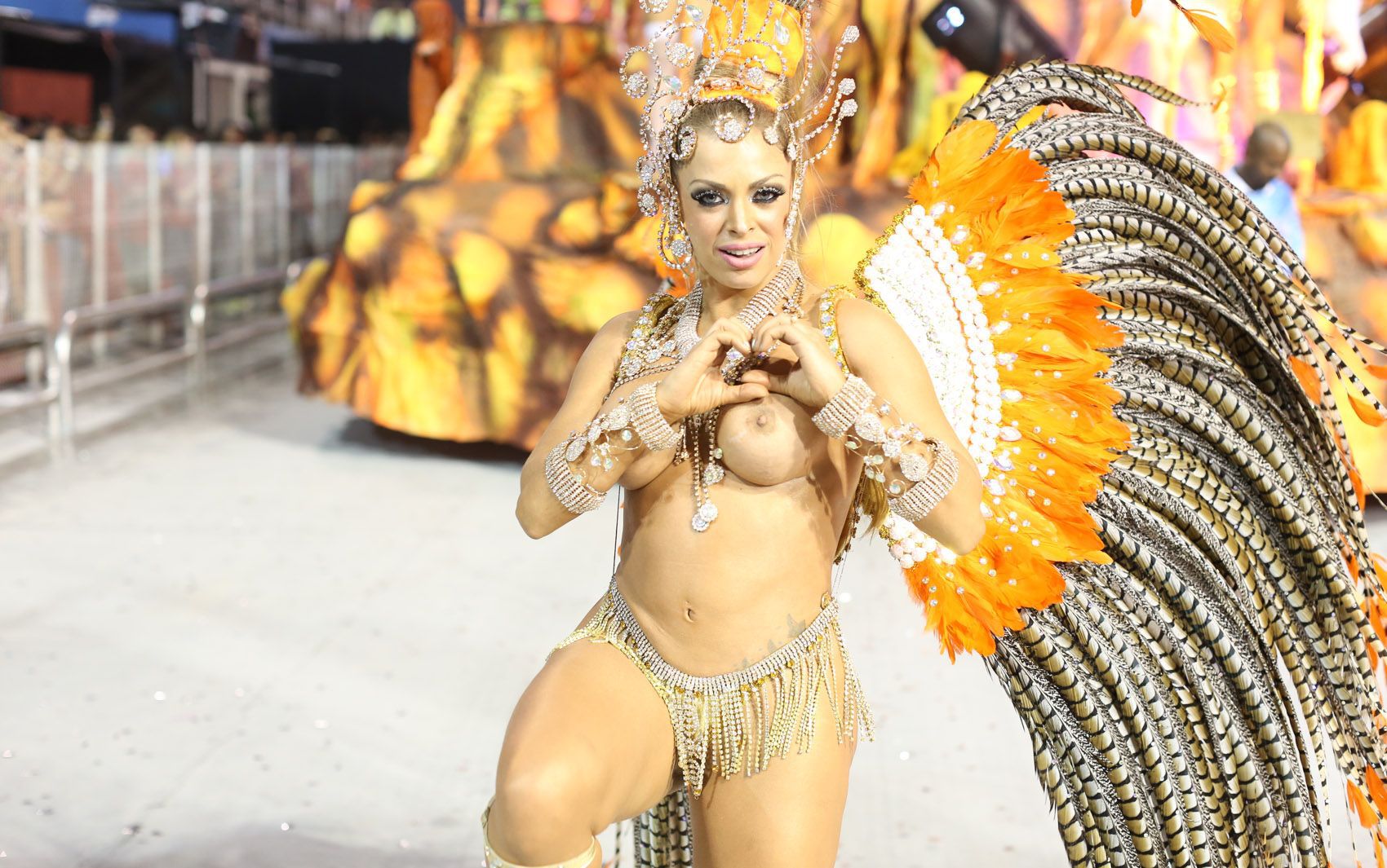 порно на карнавале бразилия фото 115