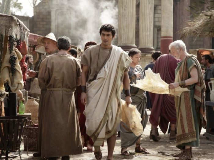 Почему у древних римлян везде красовалась аббревиатура «S.P.Q.R.» С миру по нитке