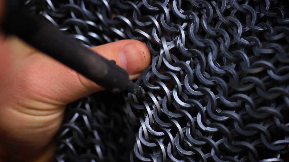 Кольчуга своими руками: как легко сделать европейское плетение из металлических колец