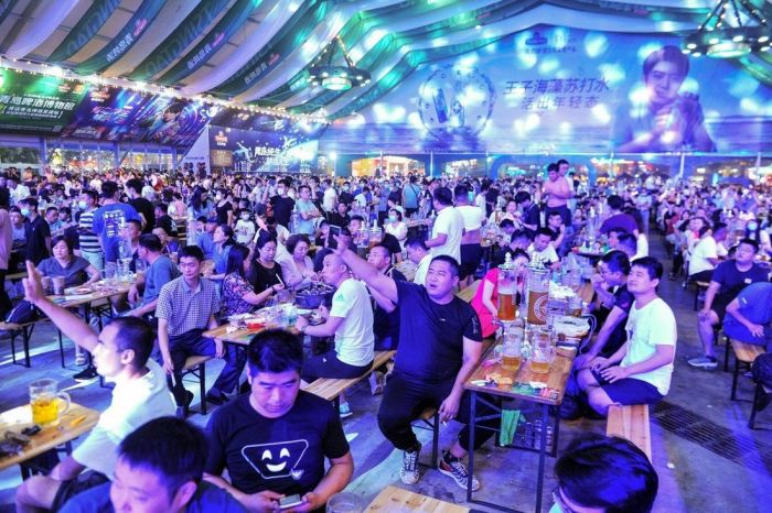 Ежегодный фестиваль пива в Циндао С миру по нитке