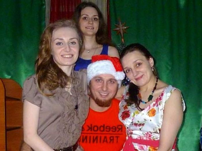 Иван из Владимира живет с тремя женами и мечтает в 50 лет иметь 50 детей С миру по нитке