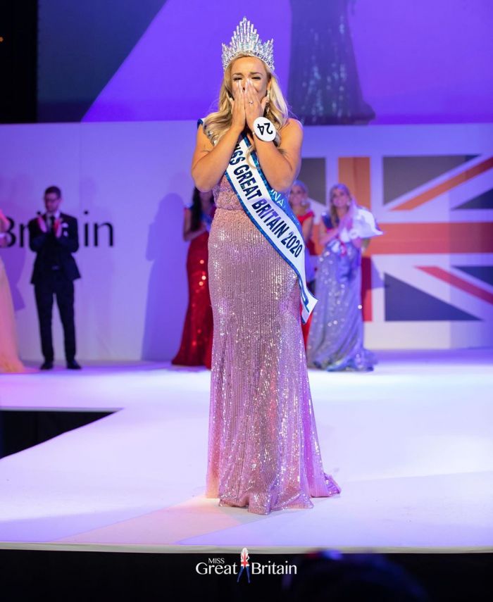 Девушка, весившая 108 кг, похудела вдвое и завоевала титула «Мисс Великобритания-2020» С миру по нитке