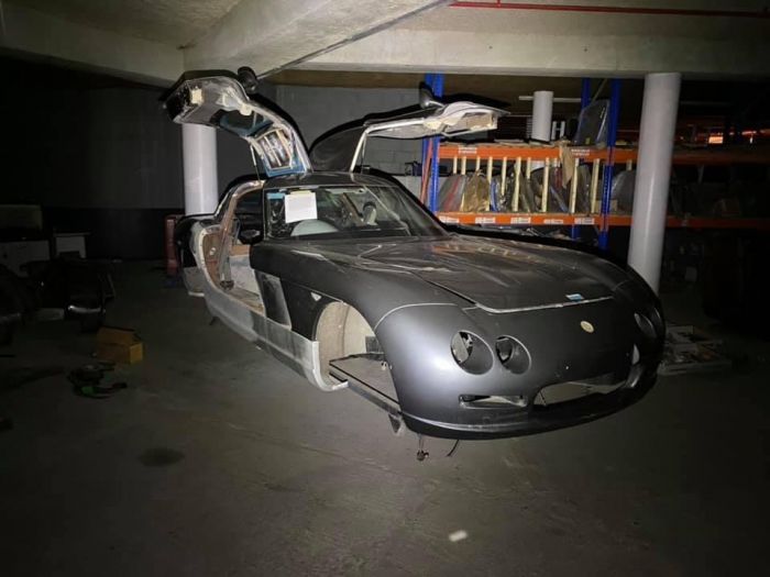 Редкие суперкары стоимостью £30 млн найдены пылящимися в заброшенном подземном гараже Авто/Мото