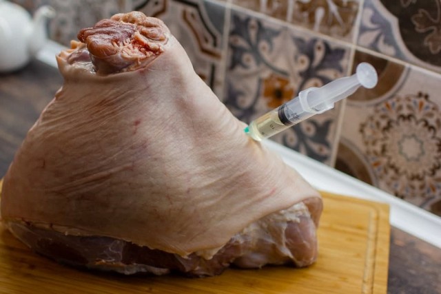 Приготовление окорока из свинины в домашних условиях