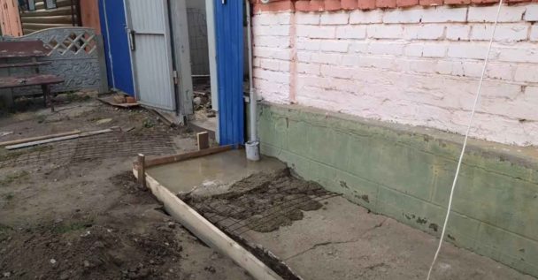 Как отремонтировать старую бетонную отмостку Как это сделано