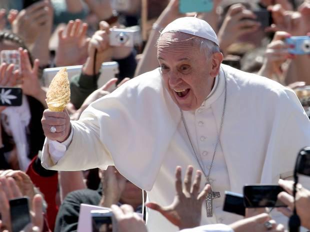 Папа Римский подарил итальянским заключенным 15000 порций мороженого С миру по нитке