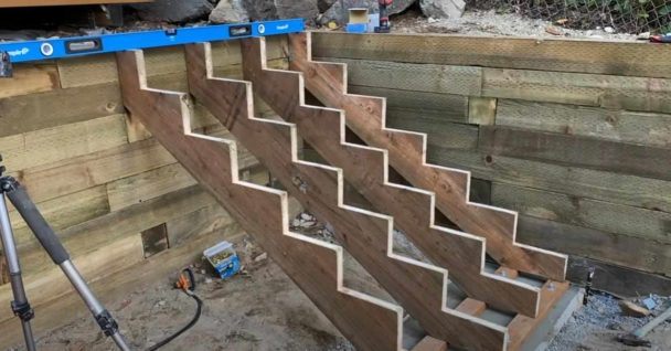 Как сделать садовую деревянную лестницу Как это сделано