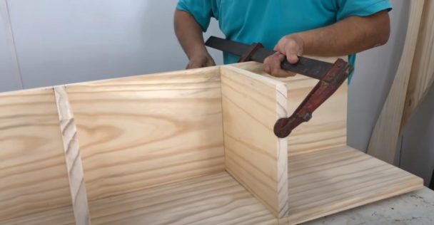 Как сделать деревянную угловую полку Как это сделано