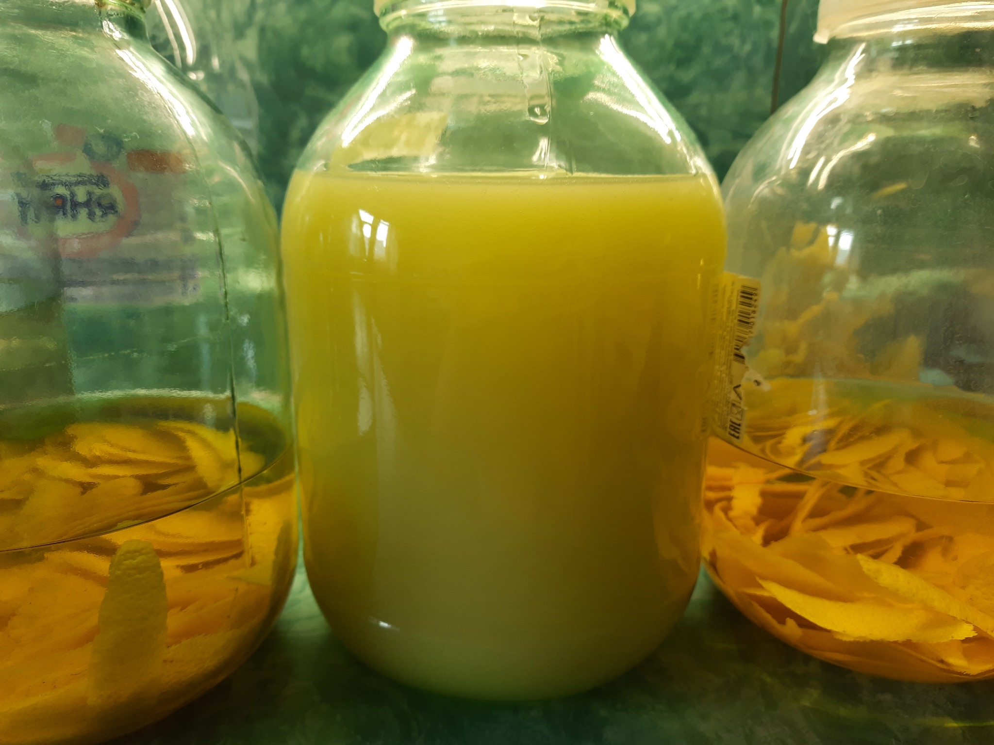 Приготовление лимончелло в домашних