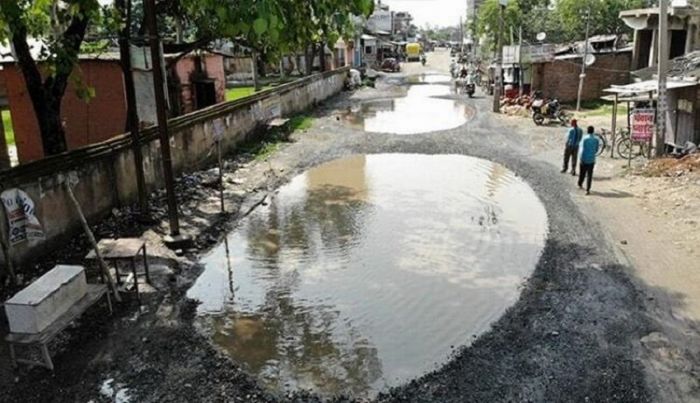 В Индии нашли худшую дорогу в мире С миру по нитке