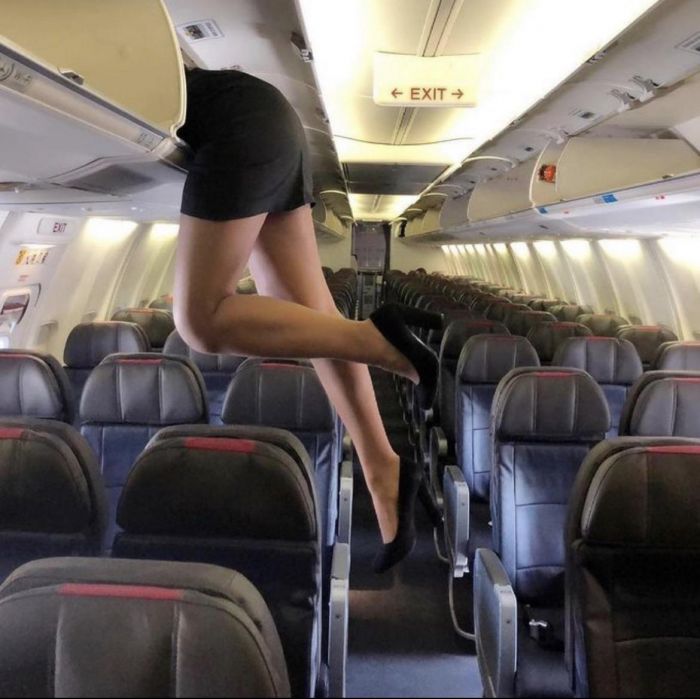 Сексуальные стюардессы без униформы Много девушек (+18)