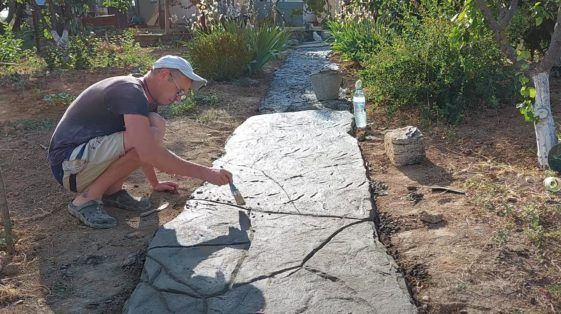Как сделать декоративную садовую дорожку из бетона Как это сделано