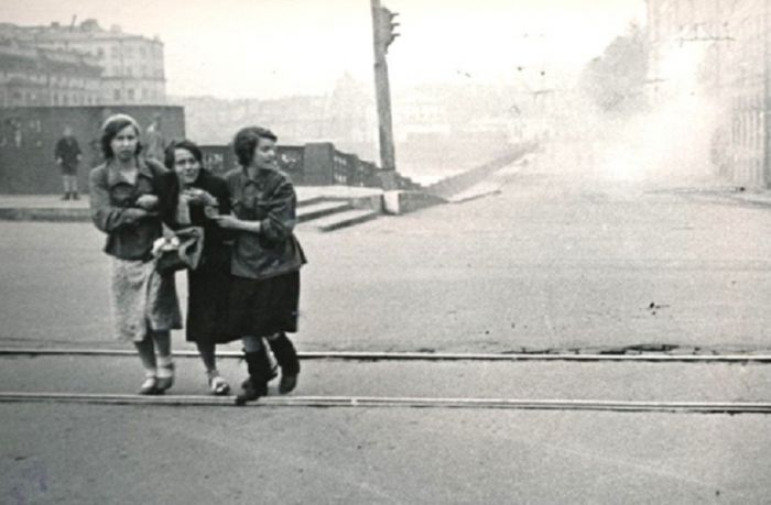 Что стало с героями самой известной фотографии о блокадном Ленинграде С миру по нитке