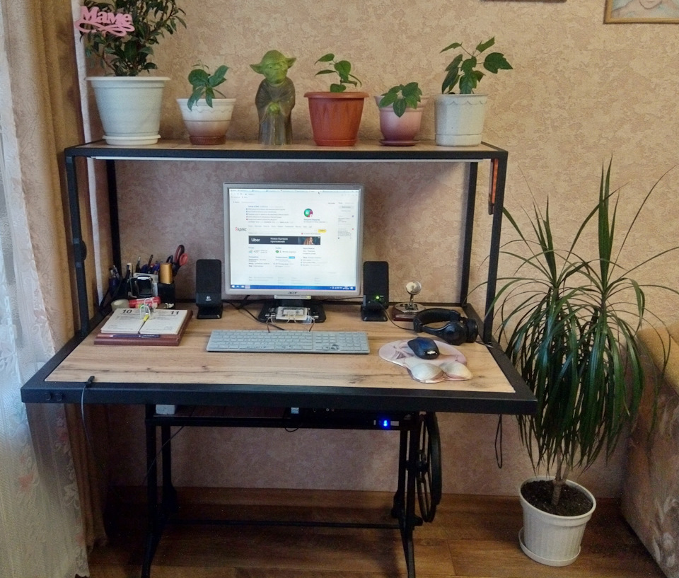 Компьютерный стол своими руками: как сделать удобную и практичную мебель