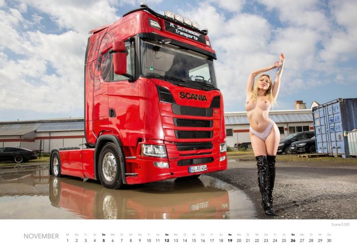 Голые девушки и грузовики в календаре «Trucker-Träume Kalender 2023» Много девушек (+18)