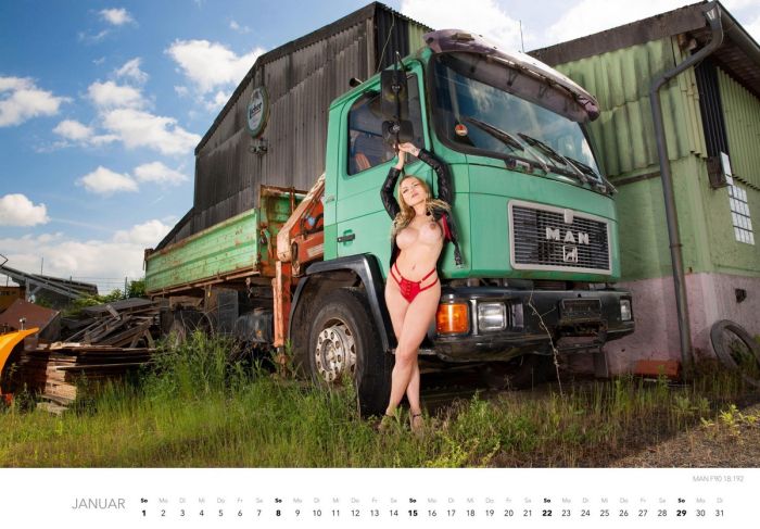 Голые девушки и грузовики в календаре «Trucker-Träume Kalender 2023» Много девушек (+18)