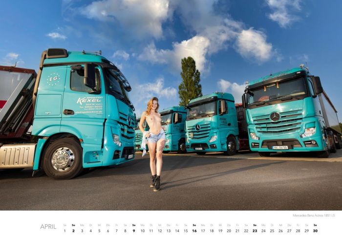 Голые девушки и грузовики в календаре «Trucker-Träume Kalender 2023» Много девушек (+18)