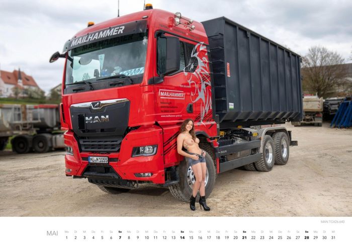 Голые девушки и грузовики в календаре «Trucker-Träume Kalender 2023» Много девушек (+18)