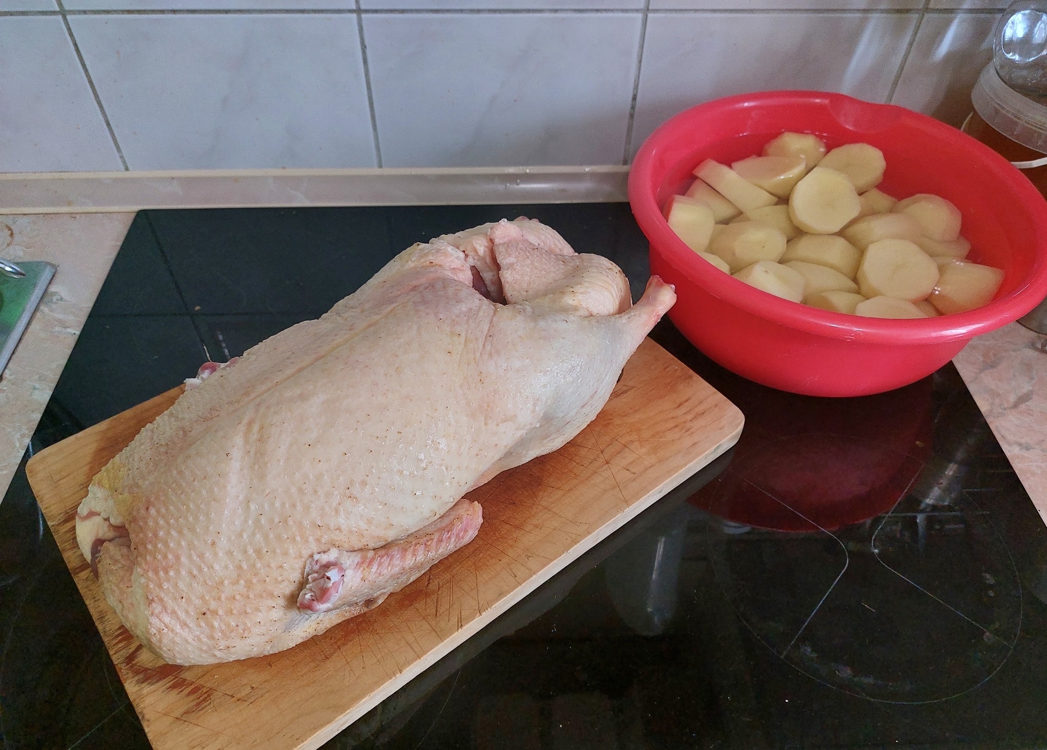 Утка с капустой в духовке – простой и вкусный рецепт, как приготовить пошагово
