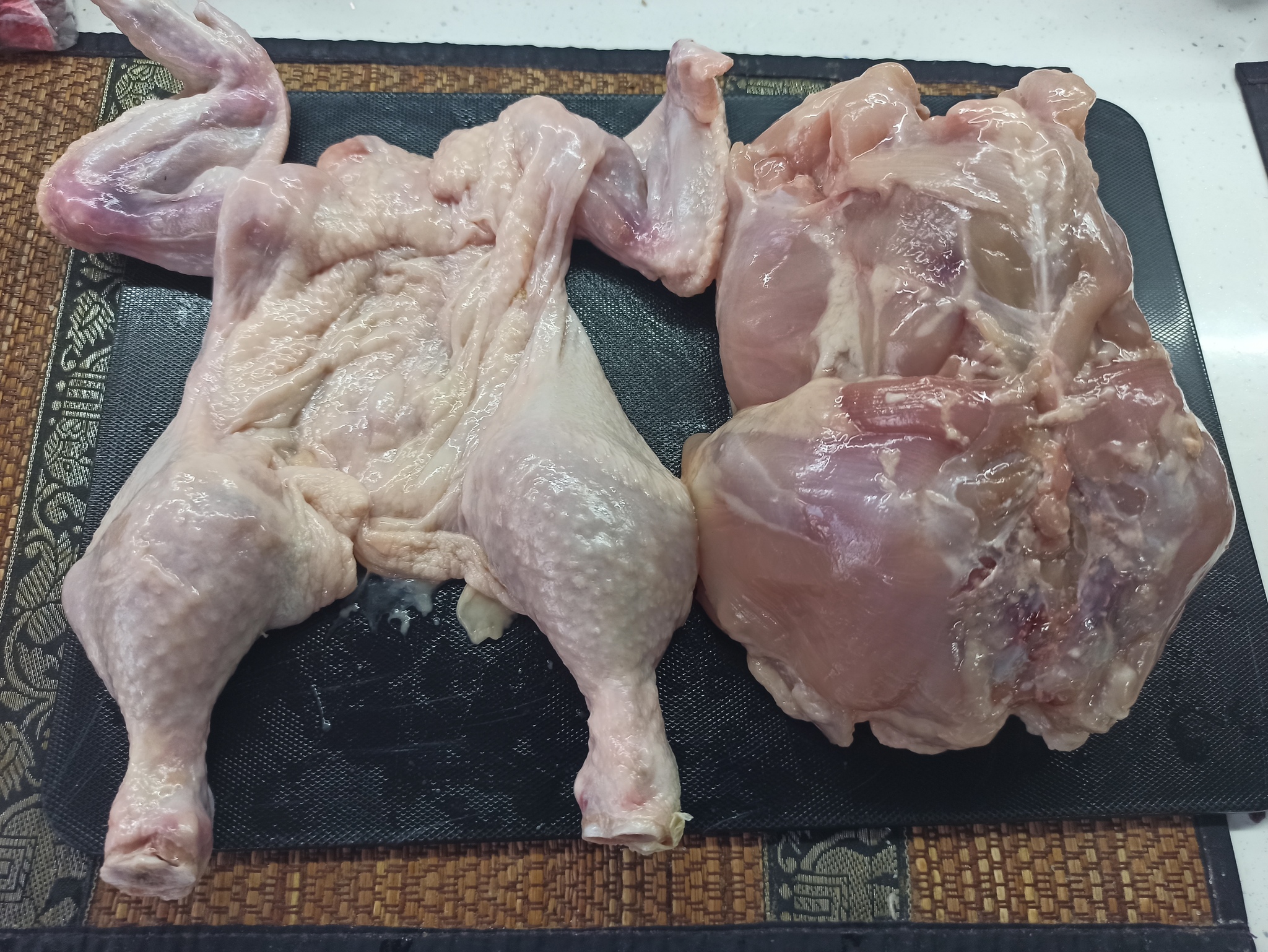 Фаршированная курица без костей с грибами. Пошаговый рецепт с фото
