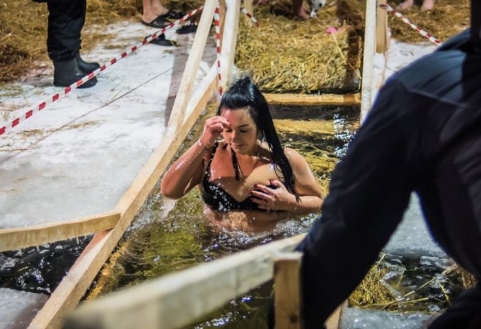Крещение купание русские - фото секс и порно венки-на-заказ.рф