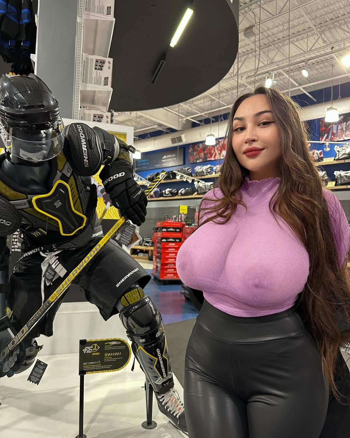 Louisa khovanski nackt