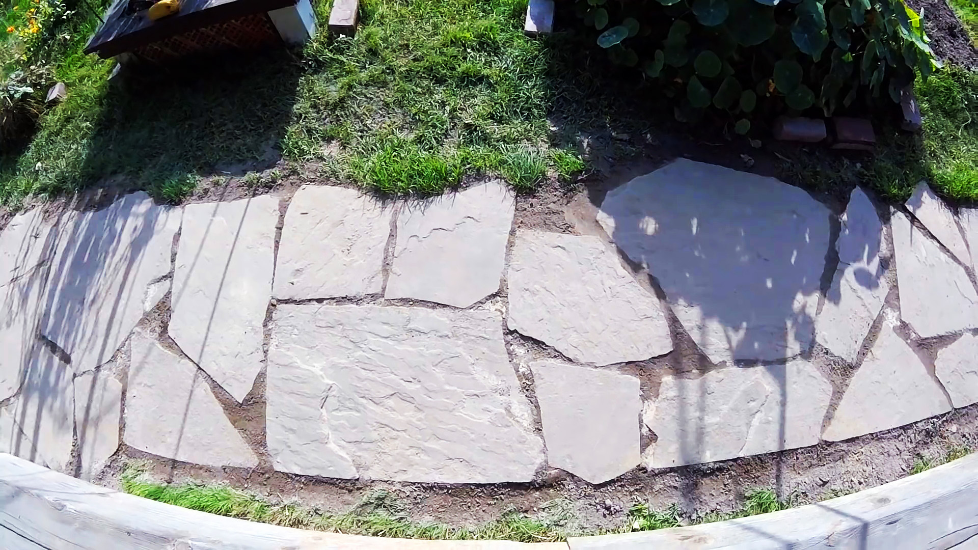 Проектирование и создание садовых дорожек из плитки, камня, бетона в Киеве