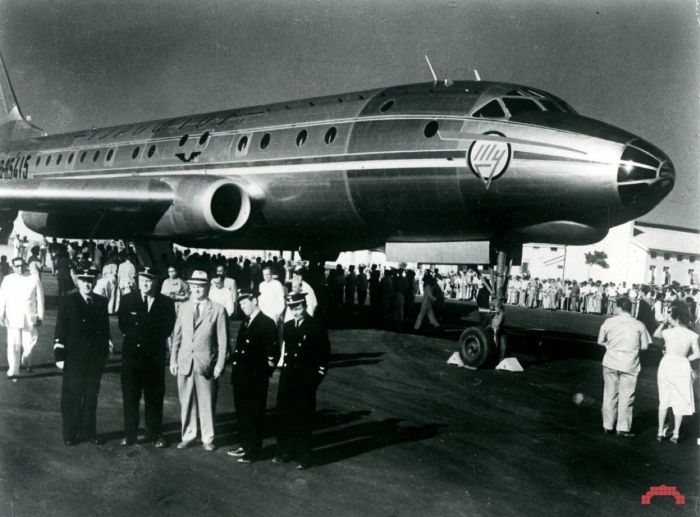 Ту-104 — первый советский реактивный пассажирский самолёт С миру по нитке,Горячее