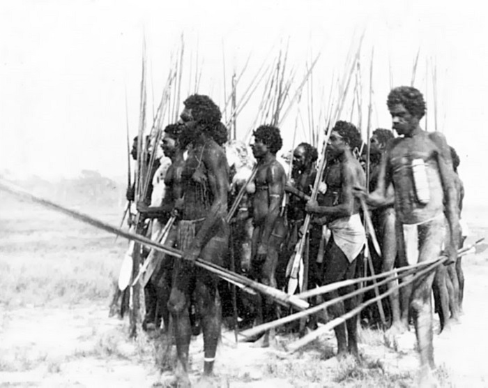 Белокожая туристка и вождь африканского племени с аборигенами — порно рассказ