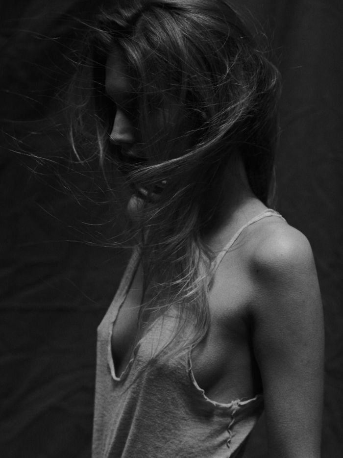 Эротика на черно-белых фото