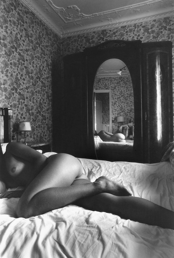 Эротика на черно-белых фото