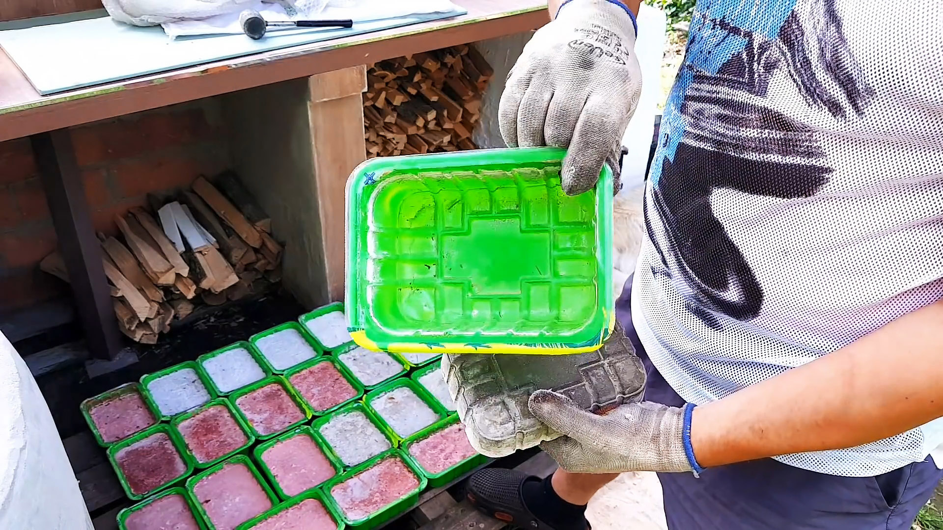Одесситы научились делать тротуарную плитку из пластиковых бутылок | Новости Одессы