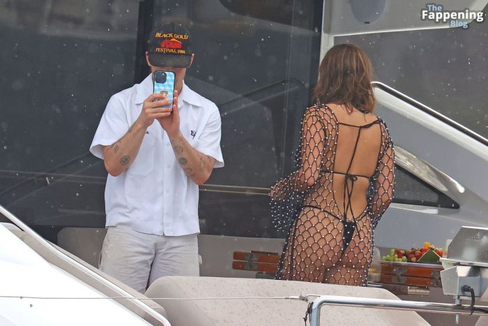 картинка stormi bri henli foto v bikini 23