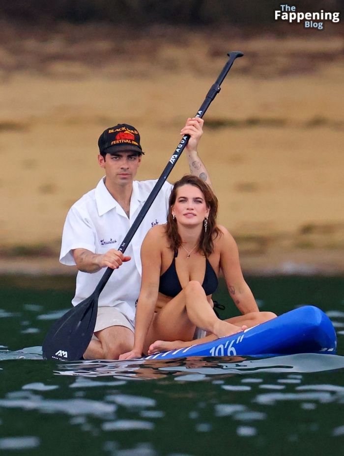 картинка stormi bri henli foto v bikini 7