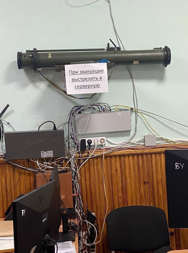 Веселые мемы и забавные картинки на Пятницу Веселые мемы и забавные картинки на Пятницу native-yes