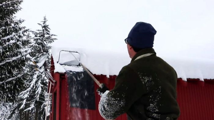Приспособление для уборки снега с крыши своими руками Приспособление для уборки снега с крыши своими руками native-yes