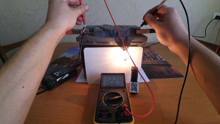 Как зарядить автомобильный АКБ блоком питания ноутбука native-yes